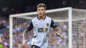 Enzo Barrenechea Valencia Villarreal