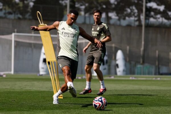 Xabi Alonso Trent Real Madrid