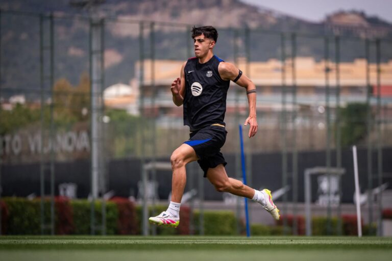 Marc Bernal entrenando con el FC Barcelona antes de la final de la Supercopa ante el Real Madrid.