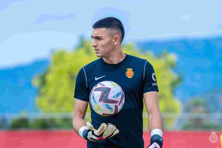 Leo Román renovación