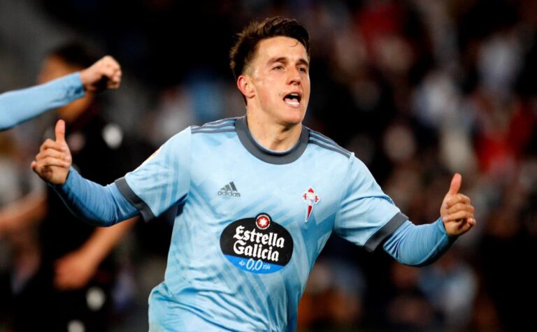 Franco Cervi celebrando su regreso a Rosario Central tras su paso por el RC Celta y el Benfica