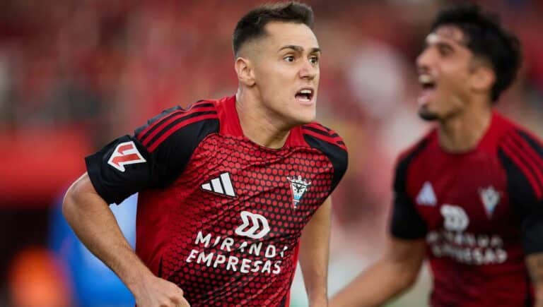 Urko Izeta, delantero del Athletic Club, durante un un partido en Miranda