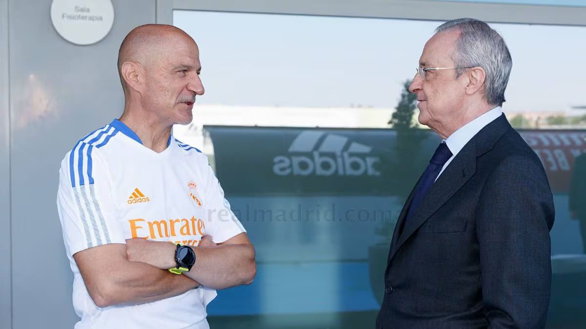 Florentino junto al ex preparador físico y actual performance manager del Madrid , Antonio Pintus.