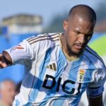 Salomón Rondón con la camiseta del Real Oviedo durante un partido de LaLiga