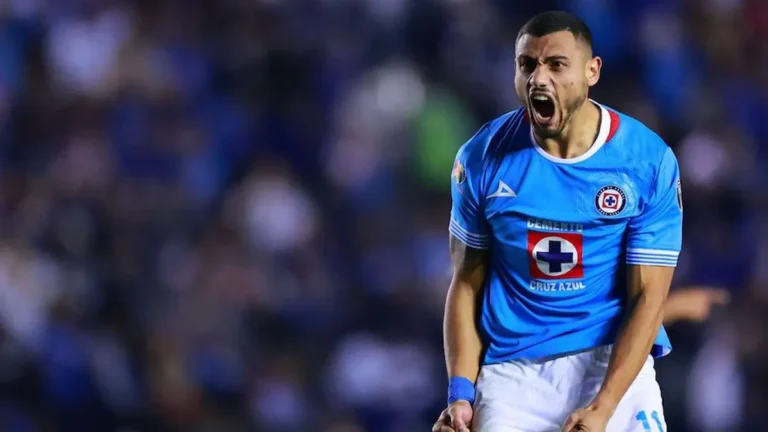 Georgios Giakoumakis, delantero pretendido por el Real Oviedo en el mercado de invierno