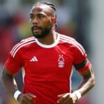 Emmanuel Dennis, delantero nigeriano pretendido por el Valencia CF, durante un partido de la Premier League