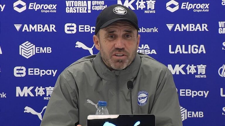 Eduardo Coudet, entrenador del Deportivo Alavés, durante la rueda de prensa previa al partido contra el Real Oviedo en Mendizorroza.