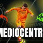 Mediocentro defensivo realizando un retorno diagonal para proteger pasillos interiores