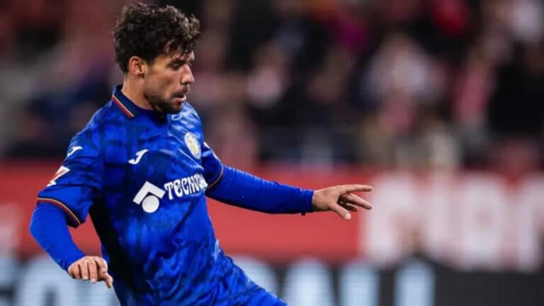 Juan Bernat en su última experiencia con el Getafe. El lateral está libre y el Valencia emerge como una alternativa para su carrera a los 32 años.