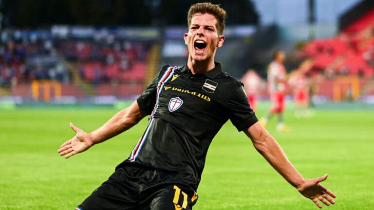 Estanis Pedrola, nuevo refuerzo de UD Las Palmas, celebrando un gol con la Sampdroria