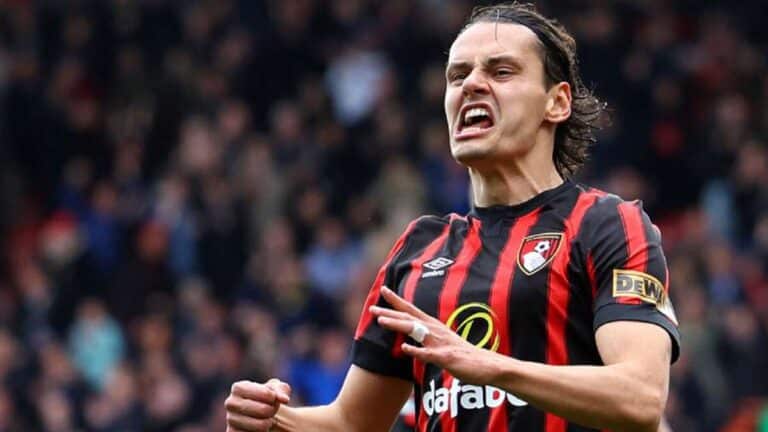Sin lugar en el Bournemouth, el turco Enes Ünal tiene las puertas abiertas del Rayo para llegar a préstamo.