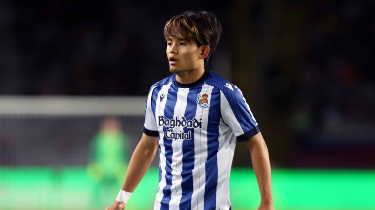 Take Kubo, extremo de la Real Sociedad, en acción durante un partido de LaLiga, temporada en la que su valoración ha caído de 60 a 30 millones de euros según Transfermarkt.
