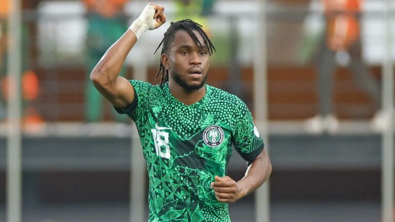 El delantero del Atalanta Ademola Lookman tuvo un debut sobresaliente con Nigeria en la Copa Africana de Naciones.