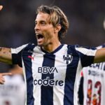 Canales celebra un gol en México
