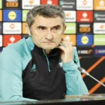 Ernesto Valverde con gesto pensativo durante la rueda de prensa previa a la Copa del Rey.