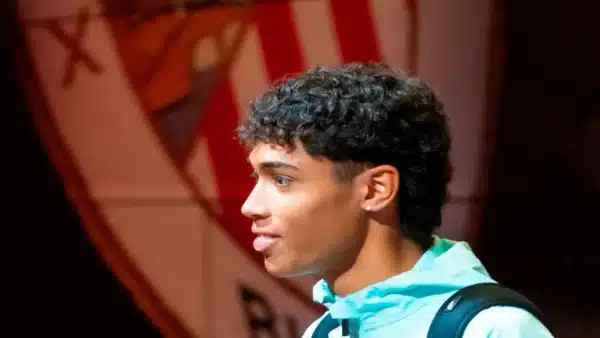 Selton en el banquillo del Athletic Club bajo la dirección de Ernesto Valverde