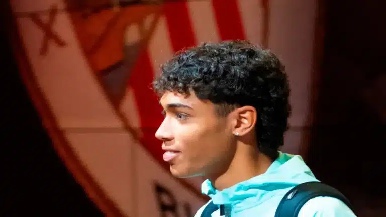 Selton en el banquillo del Athletic Club bajo la dirección de Ernesto Valverde