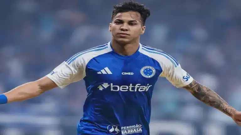 Kaio Jorge, delantero del Cruzeiro, celebrando un gol tras su explosión goleadora en Brasil