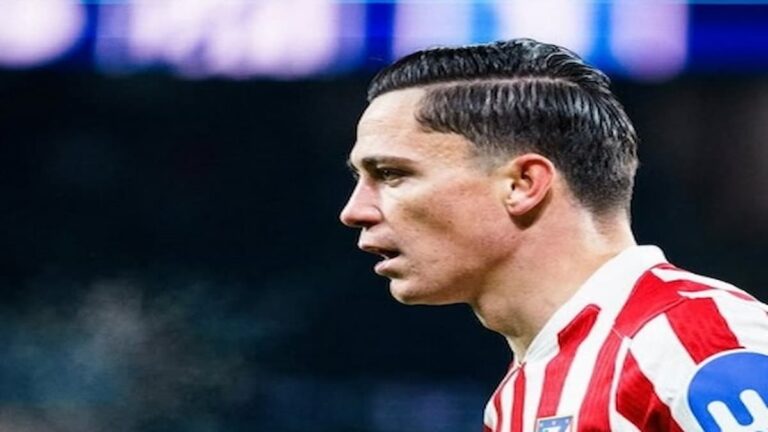 iacomo Raspadori entrenando con el Atlético de Madrid bajo las órdenes de Simeone, mientras la Roma espera su respuesta.