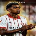 Jhon Solís con la camiseta del Girona FC antes de su traspaso al Birmingham City en enero de 2026.