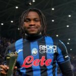 Ademola Lookman celebrando con la Atalanta en la Serie A.