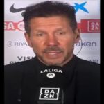 iego Pablo Simeone gesticulando durante la rueda de prensa tras el partido Atlético de Madrid vs Alavés.