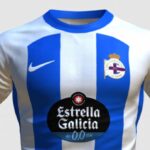 Maqueta de la nueva camiseta Nike del Deportivo de La Coruña con franjas blanquiazules y patrocinio de Estrella Galicia.