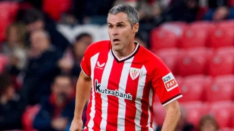 Pablo Orbaiz durante un partido con el Athletic Club, ahora asistente técnico de Valverde.