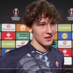 Fer López, jugador del Celta de Vigo, atendiendo a los medios tras marcar en Belgrado