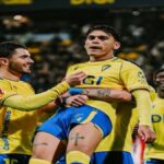 Brian Ocampo celebrando su gol con los jugadores del Cádiz CF en la victoria ante el Sporting de Gijón