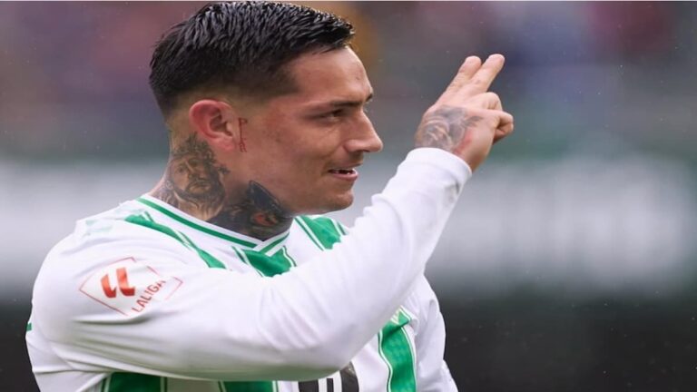 Ezequiel Chimy Ávila, delantero del Real Betis, pretendido por Boca Juniors en el mercado de pases de enero 2026.