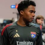 Endrick con la camiseta del Olympique de Lyon tras sus primeras declaraciones sobre Carlo Ancelotti.