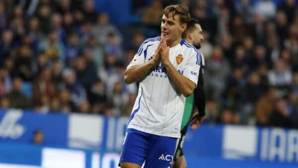 Dani Gómez celebrando un gol en Segunda División, ahora nuevo refuerzo del Sporting