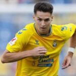 Mika Mármol, defensa de la UD Las Palmas, en carrera durante un partido de liga