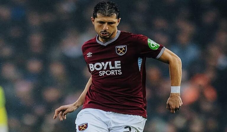 Guido Rodríguez con la camiseta del West Ham y Aliou Dieng en acción de juego