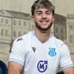 Hugo Alba con la camiseta del OFK Beograd; interés de Sporting de Gijón, Andorra y Tenerife en su fichaje.