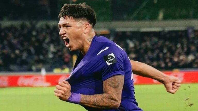 Luis Vázquez celebrando un gol con euforia, nuevo delantero del Getafe CF cedido por el Anderlecht.