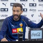 Carlos Corberán en rueda de prensa antes del partido del Elche