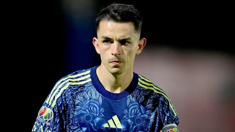 Álvaro Fidalgo con la camiseta del Club América; Real Sociedad interesada en su fichaje para la temporada 2026.