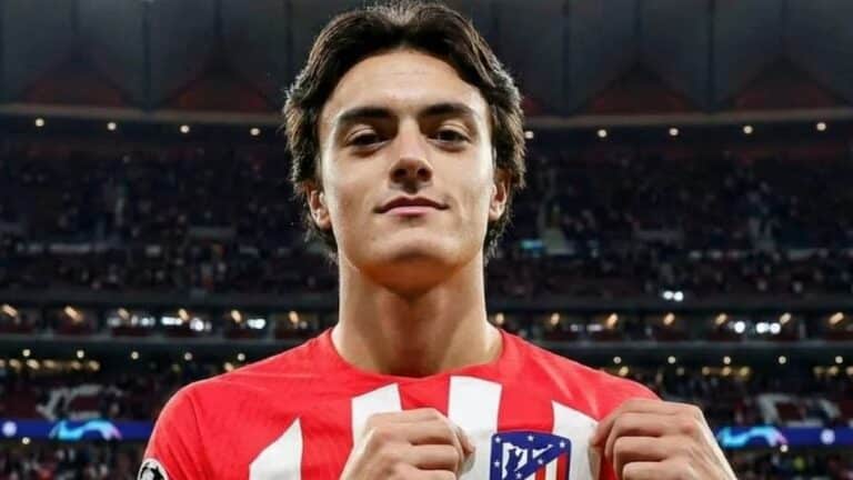 Emiliano Muñoz celebrando un gol con la camiseta del Atlético de San Luis antes de su fichaje por el Atlético de Madrid.