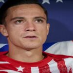 Giacomo Raspadori con gesto serio durante un entrenamiento del Atlético de Madrid tras los rumores de su salida a la Roma