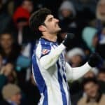 Gonçalo Guedes celebrando un gol con la Real Sociedad ante el Atlético de Madrid en el Reale Arena.