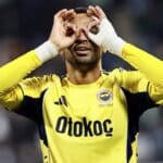 Youssef En-Nesyri celebrando un gol, cuyo traspaso al Al-Ittihad reportará beneficios económicos al Sevilla FC.