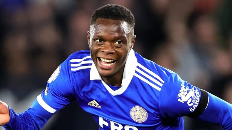 Patson Daka con la camiseta del Leicester City ante el interés del Valencia CF en enero de 2026.