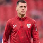 Urko Izeta en la previa de un partido con el Athletic en 2026.