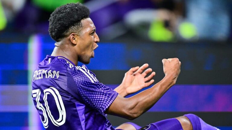 Alex Freeman, lateral derecho del Orlando City, durante un partido de la MLS.