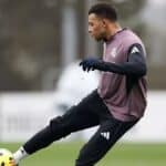 Kylian Mbappé en un entrenamiento en Valdebebas, listo para jugar el sábado
