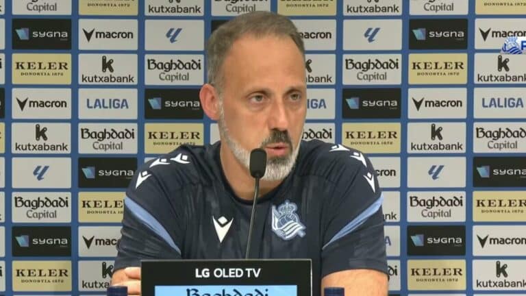 Pellegrino Matarazzo, entrenador de la Real Sociedad, analizando el derbi ante el Athletic Club en rueda de prensa.