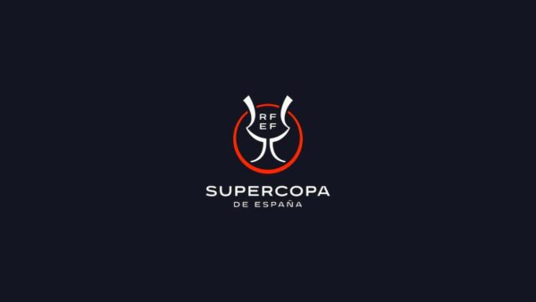 Logotipo de la Supercopa de España proyectado sobre el skyline de Doha, Qatar, sede de la edición 2027.