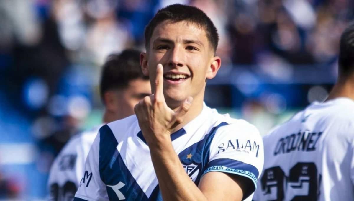 Thiago Fernández celebra un gol con Vélez de su país y espera ser clave para el Villarreal CF